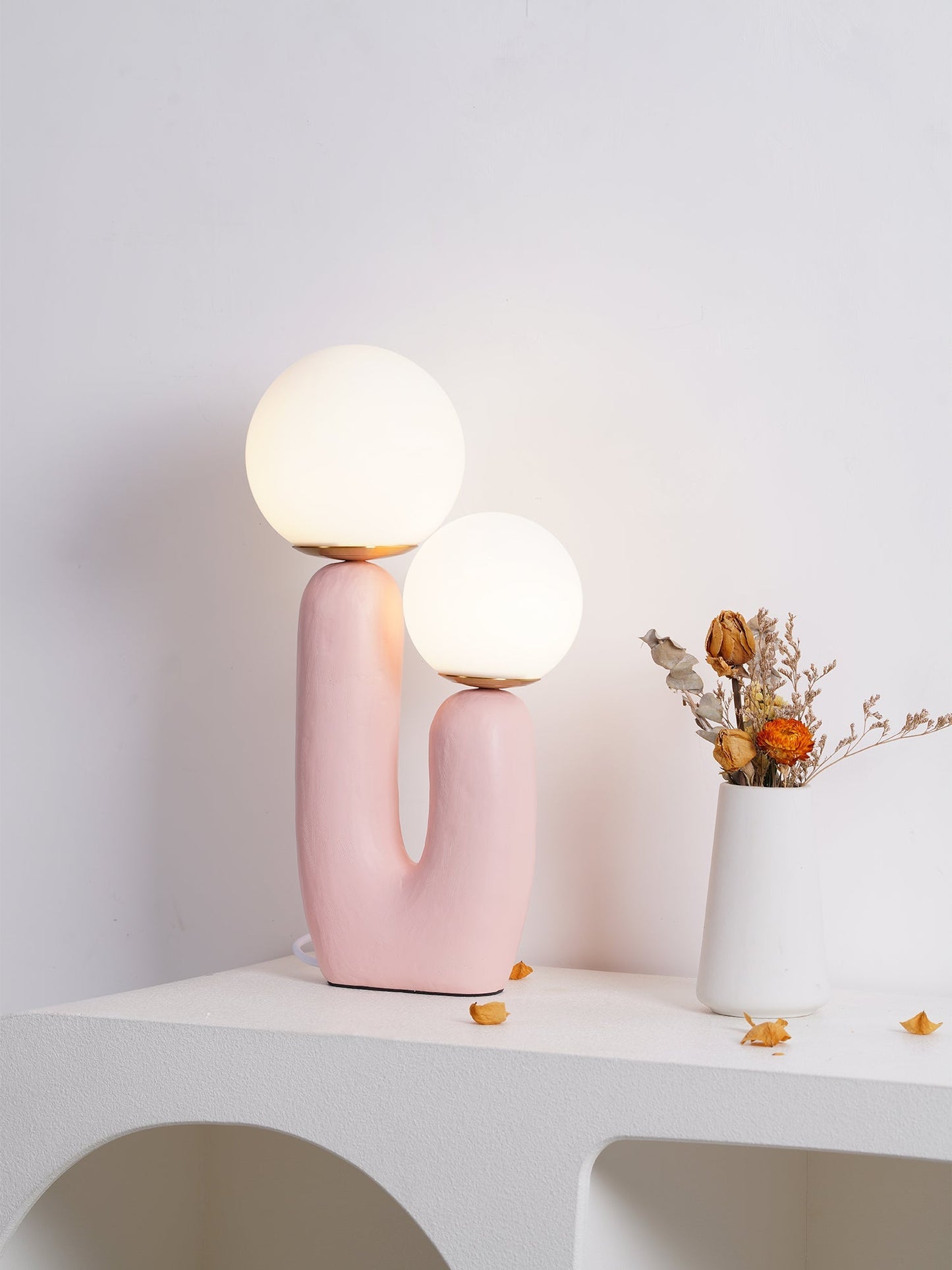 LumiVetro - Lámpara de Mesa Contemporánea de Vidrio y Resina