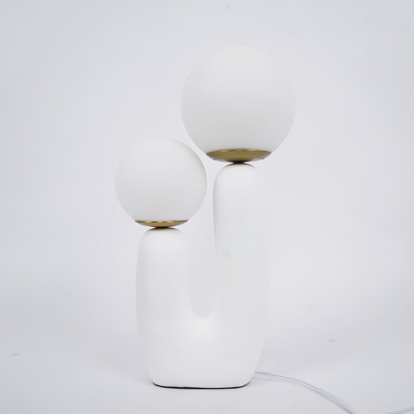 LumiVetro - Lámpara de Mesa Contemporánea de Vidrio y Resina