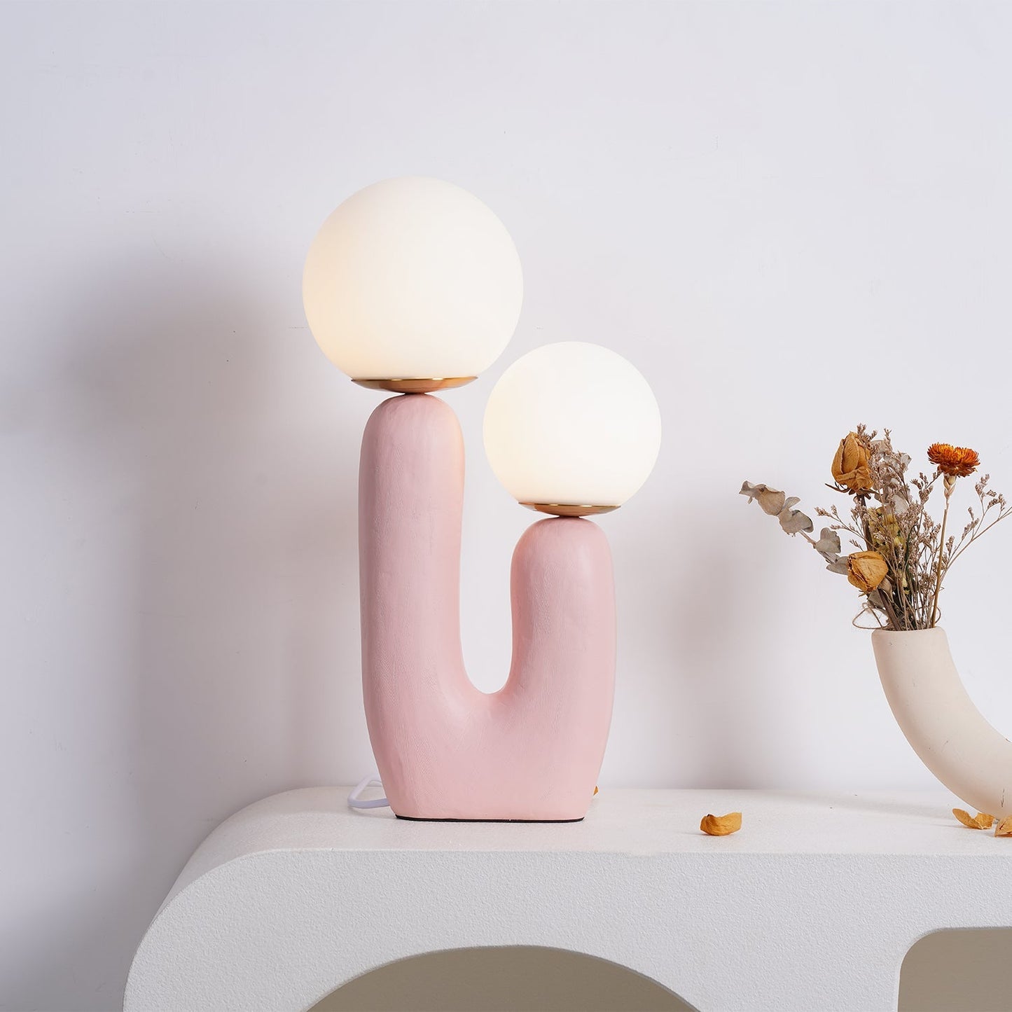 LumiVetro - Lámpara de Mesa Contemporánea de Vidrio y Resina