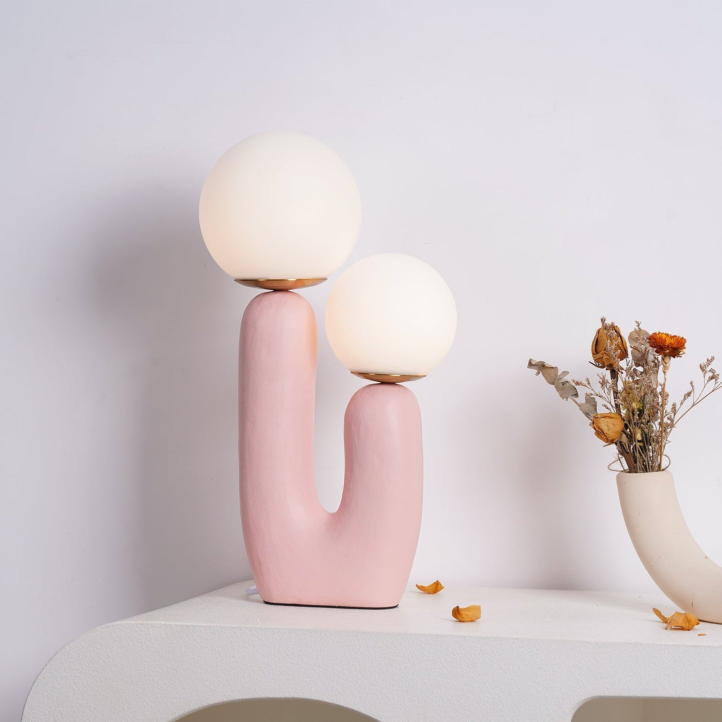 LumiVetro - Lámpara de Mesa Contemporánea de Vidrio y Resina