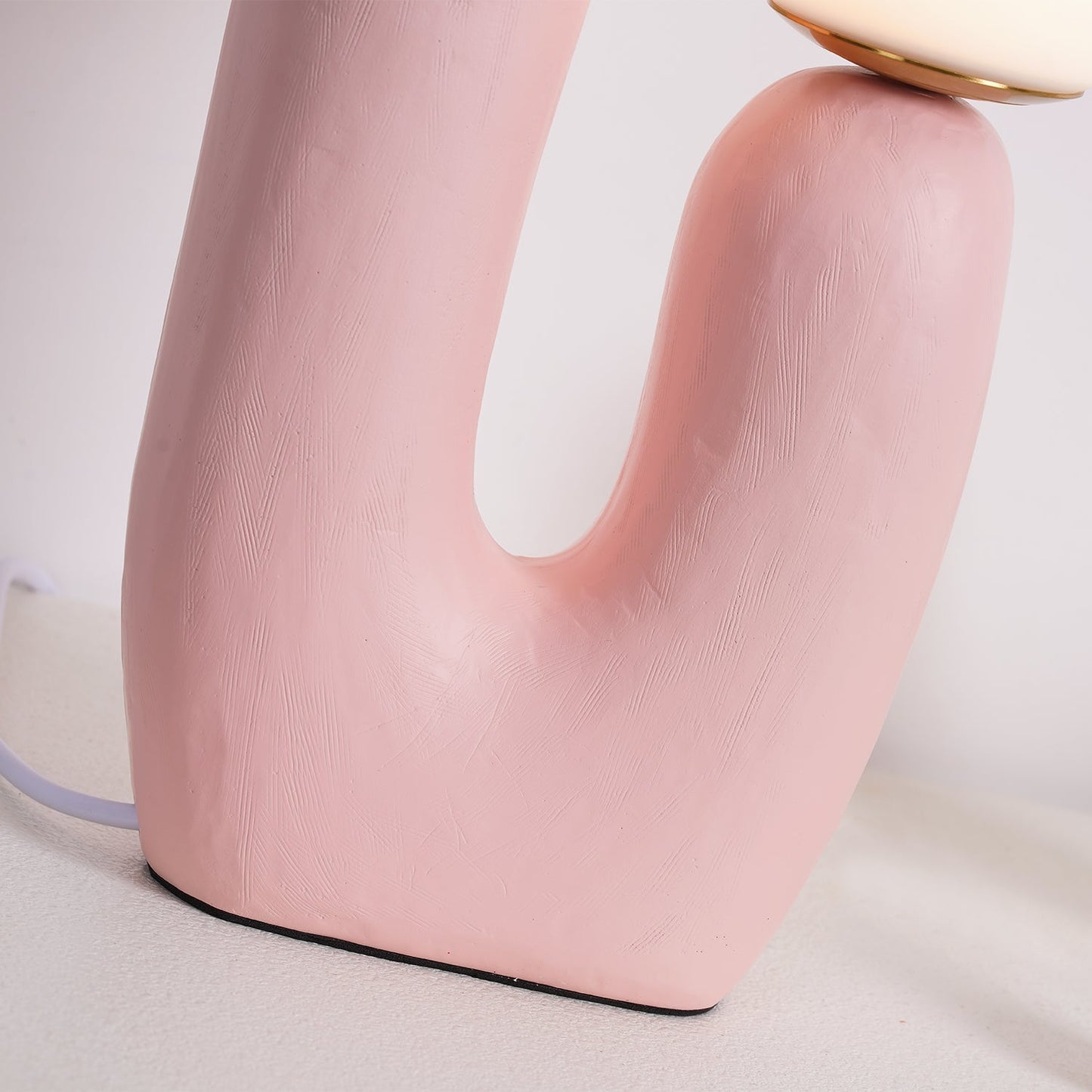 LumiVetro - Lámpara de Mesa Contemporánea de Vidrio y Resina