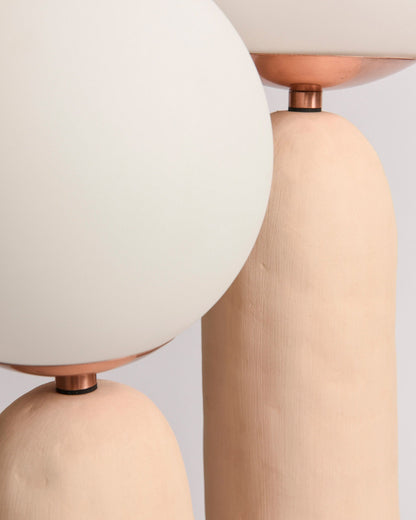 LumiVetro - Lámpara de Mesa Contemporánea de Vidrio y Resina