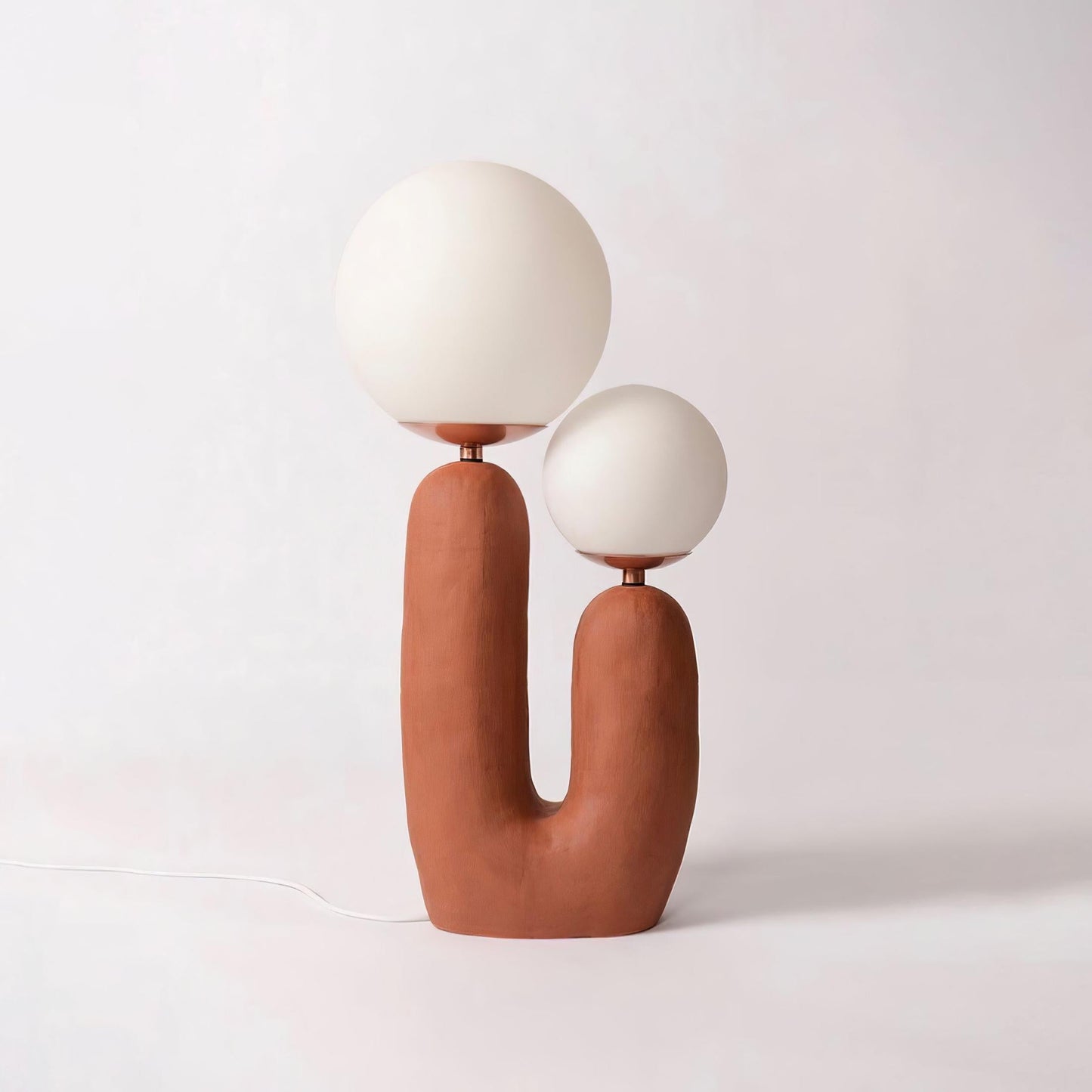 LumiVetro - Lámpara de Mesa Contemporánea de Vidrio y Resina