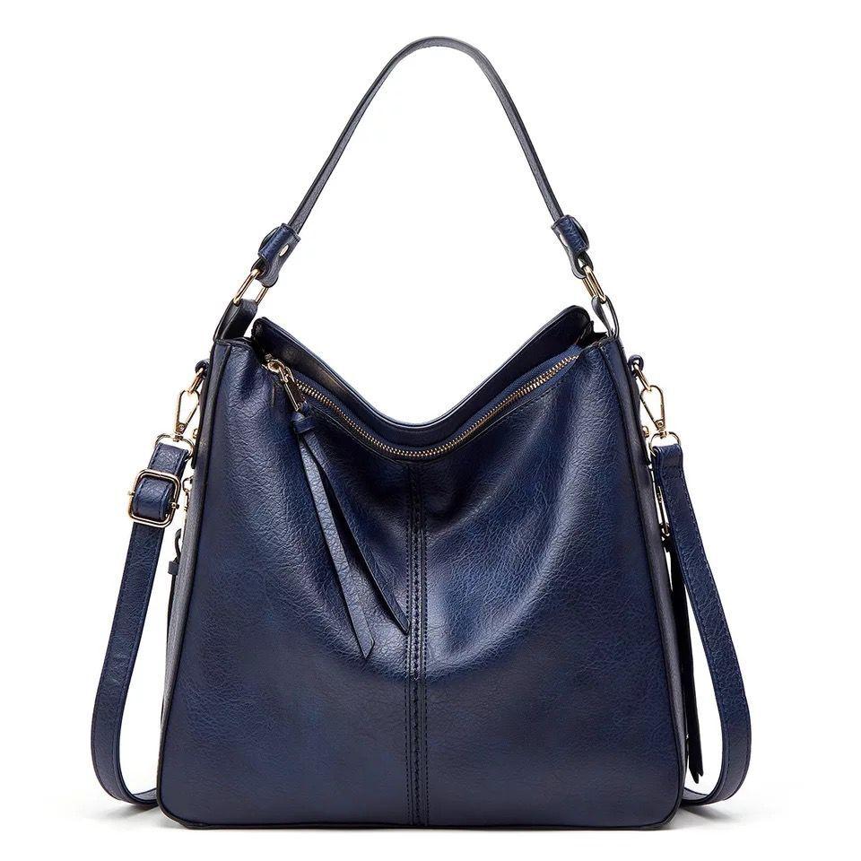 Bolso de Hombro de Cuero Clásico con Detalles en Oro Sutil