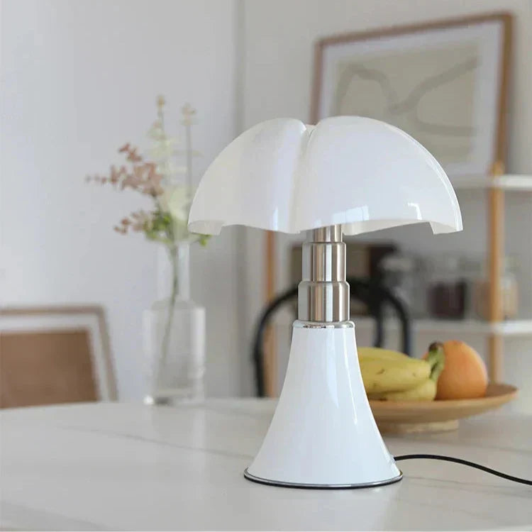 LumiClásico | Lámpara de Mesa Clásica y Elegante