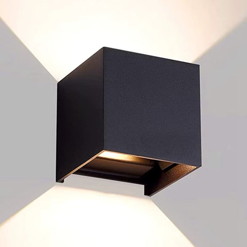 LumiFort | Lámparas de Pared Exterior Impermeables y Duraderas para Seguridad y Estilo