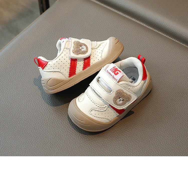 Gleb: zapatos cómodos para bebés