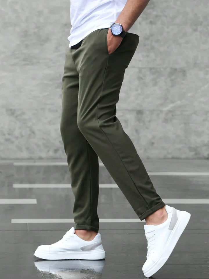 Pantalones elásticos modernos para hombre