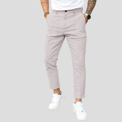 Pantalones de ocio para hombre: elegancia informal con un toque cotidiano