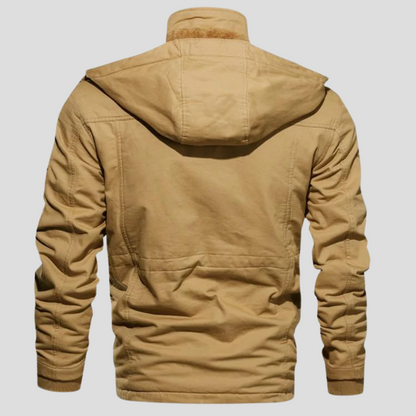 Chaqueta resistente para hombre: una capa resistente para días fríos y ventosos