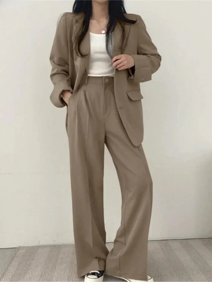 Traje de dos piezas para mujer