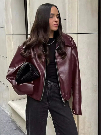 Chaqueta de piel sintética burdeos para mujer