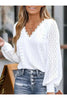 Blusa de mujer con cuello en V y adornos de encaje