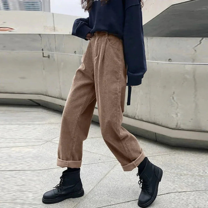 Pantalones de Corduroy para Mujeres – Textura Rica con Toque Casual