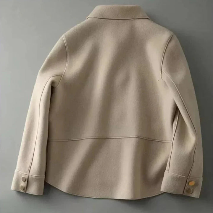Chaqueta de Invierno con Botones para Mujeres – Capa Cálida con Atractivo para Todas las Estaciones