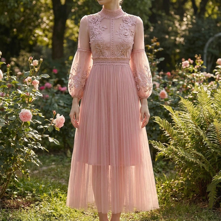 Vestido Midi de Malla con Aplicación Floral