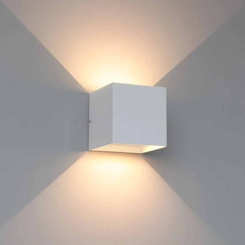 LumiFort | Lámparas de Pared Exterior Impermeables y Duraderas para Seguridad y Estilo
