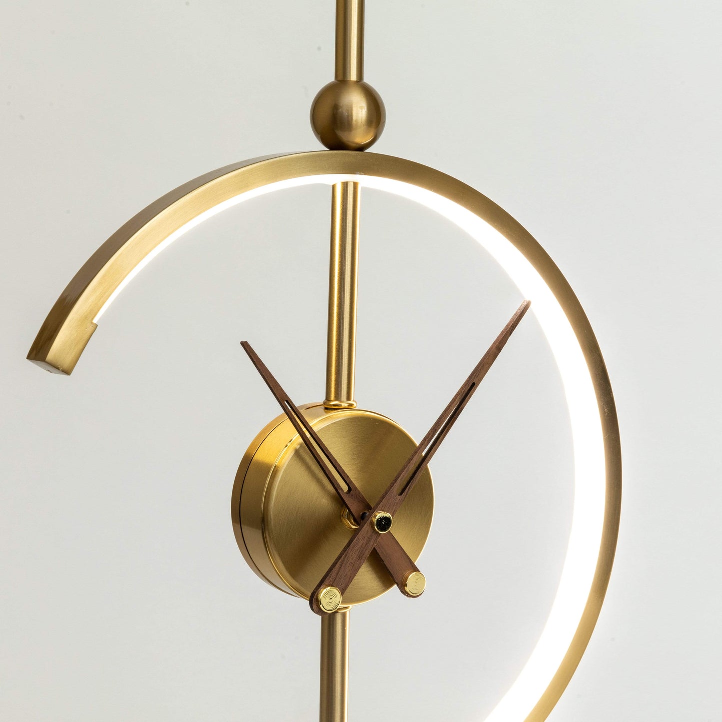 OsakaLume | Reloj-Lámpara de Lujo con Cargador Inalámbrico