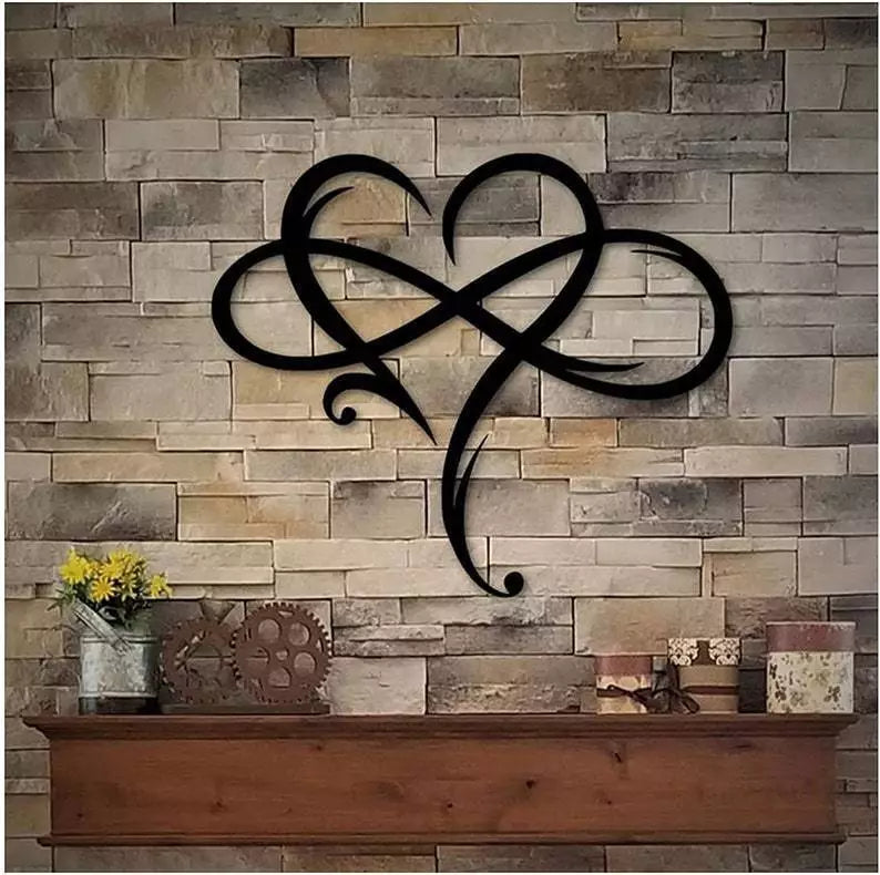 Decoración de Pared de Hierro con Corazón Infinito: Elegancia y Simbolismo para tu Hogar