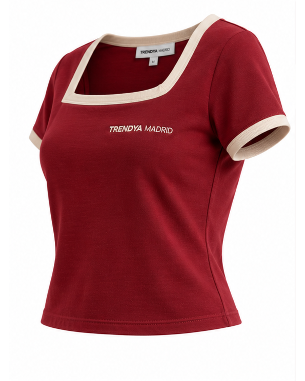 Camiseta entallada de mujer granate con escote cuadrado crema, vista en tres cuartos
